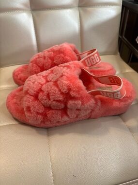 UGG Fluff Slides
